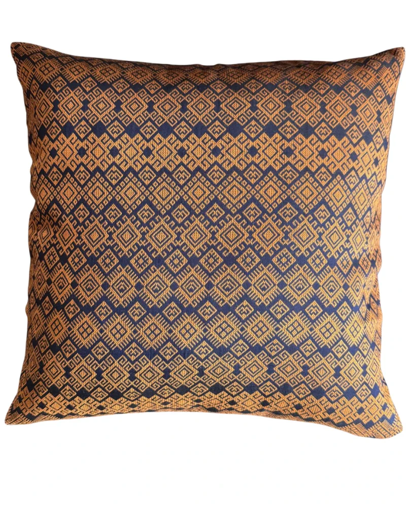 Housse de coussin Kachin bleu marine et orange - Image 7