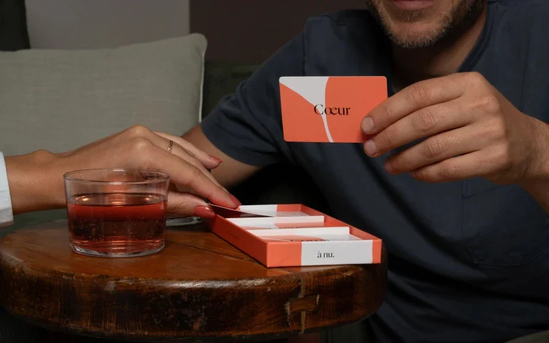 Jeu de cartes pour couples : 90 questions "à nu" - Image 4