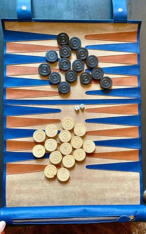 Jeu du Jacquet pliable - Backgammon de voyage en cuir végan - Image 11