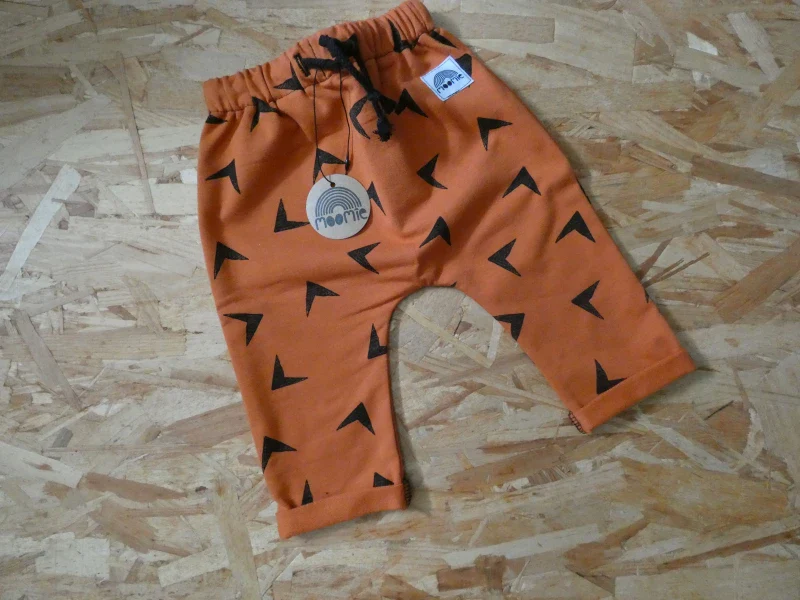 Pantalon Jogpant Enfant - Fait Main - Imprimé Flèches - Orange/Vert - Image 6