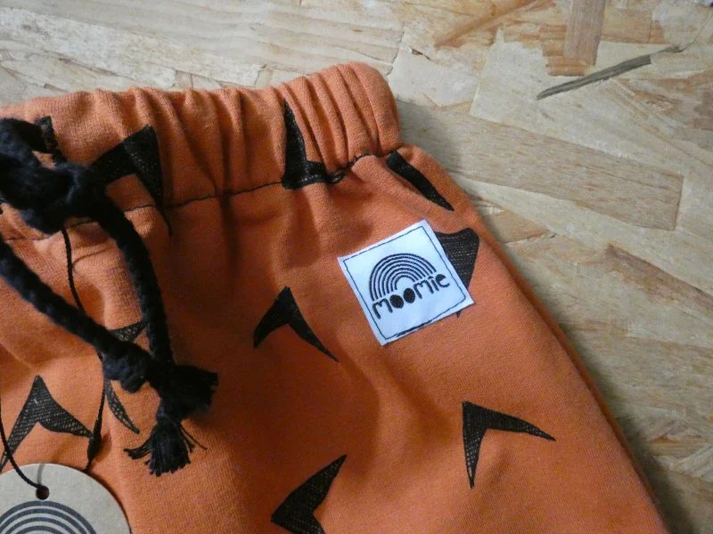 Pantalon Jogpant Enfant - Fait Main - Imprimé Flèches - Orange/Vert - Image 7