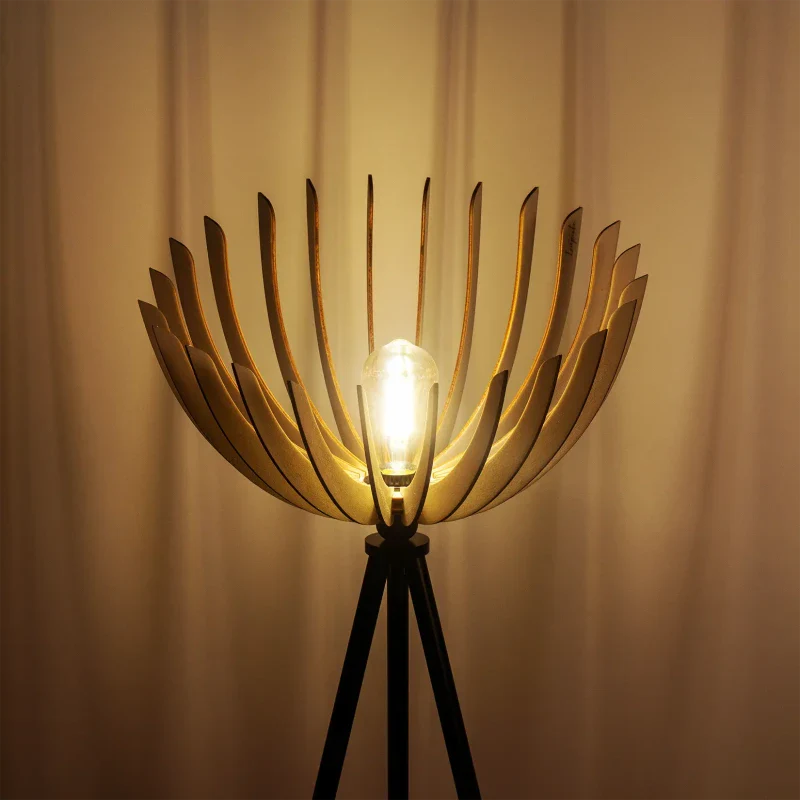Lampadaire en bois design sur trépied - Athéna - Image 13