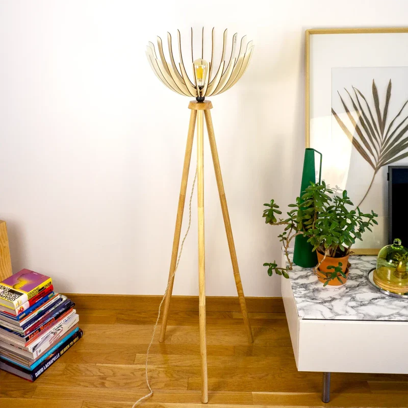 Lampadaire en bois design sur trépied - Athéna - Image 18
