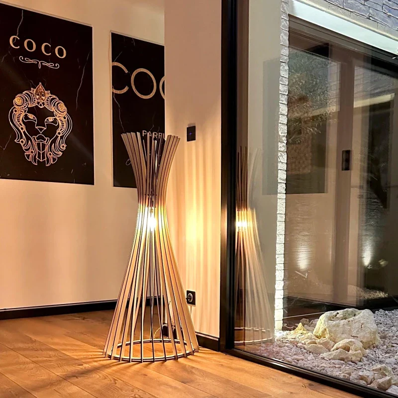 Lampadaire en bois design trépied - Tipi - Image 4