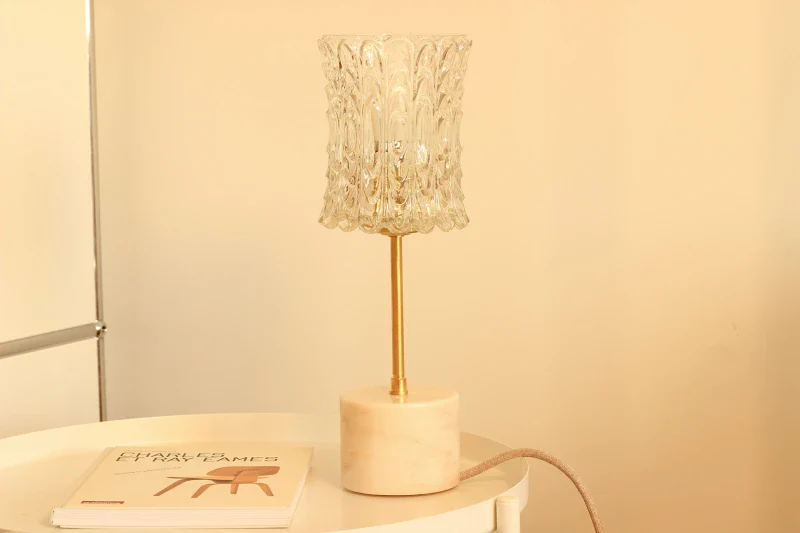 Lampe à poser - Globe en verre Vintage Ciselé et Base en marbre  - Carlota - Image 5