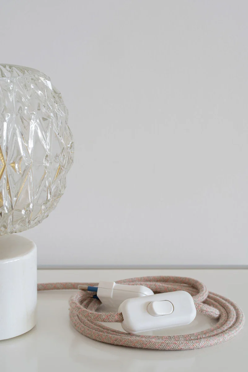 Lampe à poser - Globe en verre Vintage Ciselé et Base en marbre - Emma - Image 9