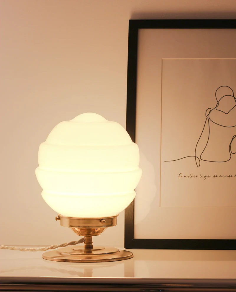Lampe a poser - Globe en verre Vintage Opaline et Base en laiton - Zoé - Image 6