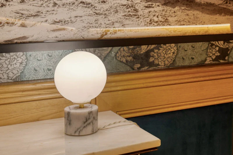 Lampe à poser - Globe en verre Vintage Opaline et Base en marbre - Laura - Image 13