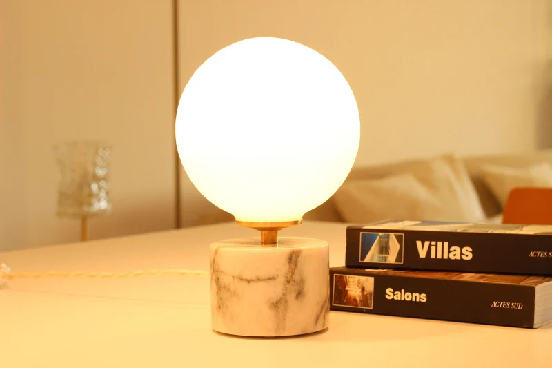 Lampe à poser - Globe en verre Vintage Opaline et Base en marbre - Laura - Image 3
