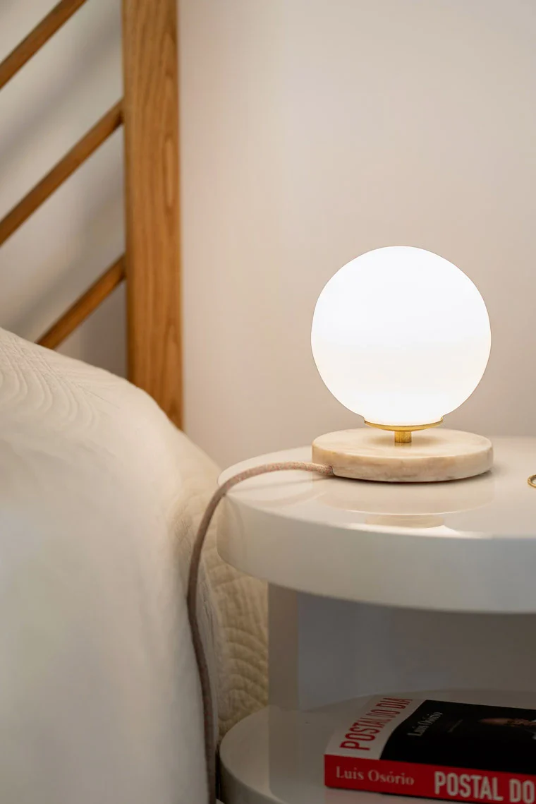 Lampe à poser Vintage - Opaline et Base en marbre - Isabelle - Image 17