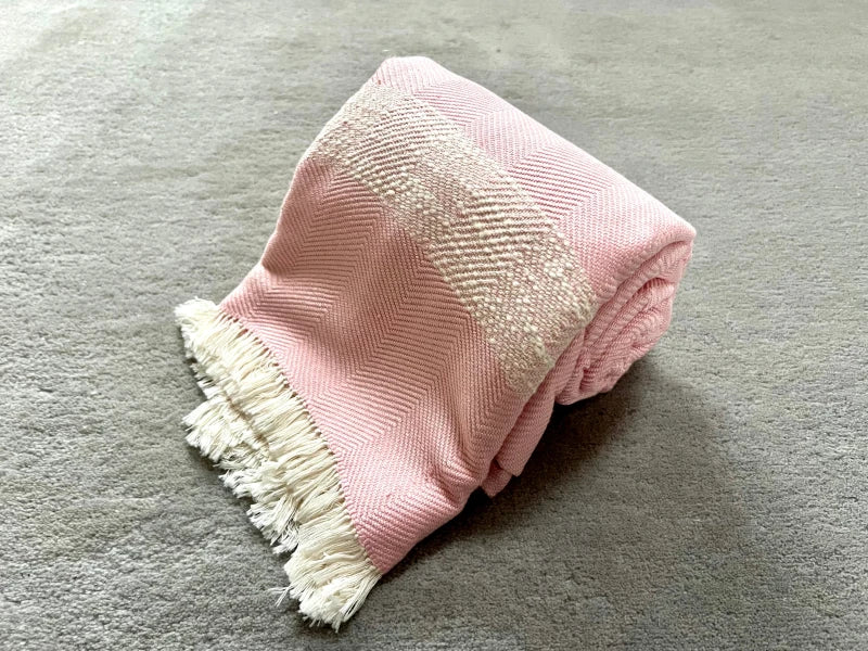 Grand écharpe Doux Rose avec écrin en écorce de palmier - Image 4