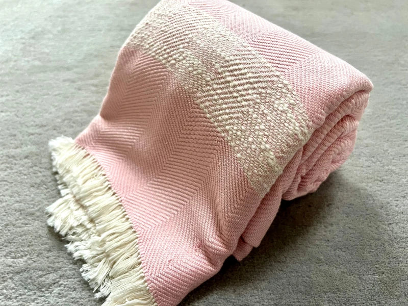 Grand écharpe Doux Rose avec écrin en écorce de palmier - Image 7