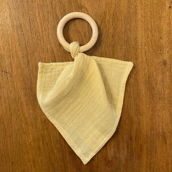 Doudou en coton bio & Anneau de dentition en bois | 5 coloris - Image 17