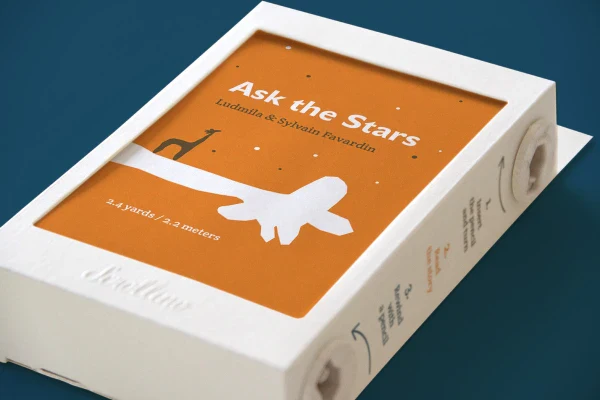 Livre objet à dérouler 100% compostable - Scrollino Conte pour Oreiller / Ask the Stars - Image 3