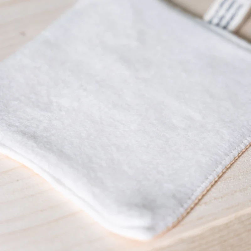 Lot de 4 maxi lingettes démaquillantes en coton bio & teinture végétale - Image 3