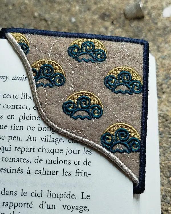 Marque-pages en tissu brodé - Image 5