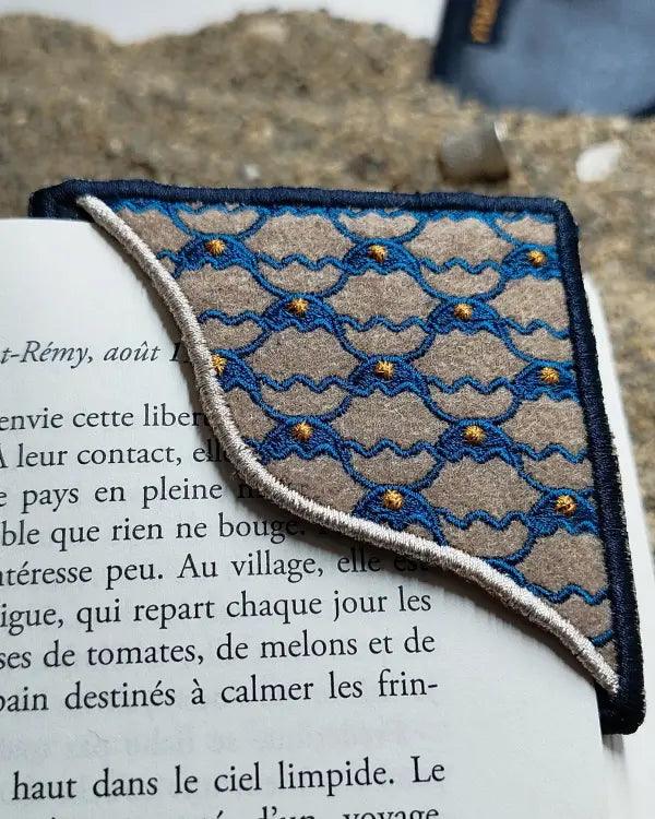 Marque-pages en tissu brodé - Image 6