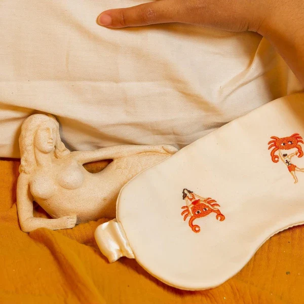 Masque de nuit avec broderie - Image 3