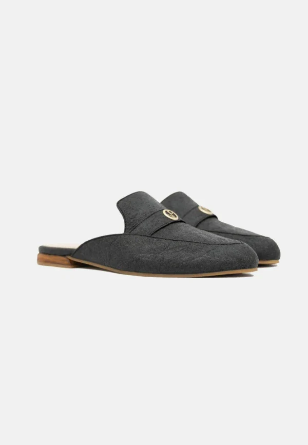 Mules plates noires vegan en cuir d'ananas - Cairo - Image 27