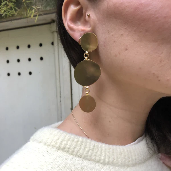 Boucles d'oreilles rondes 2 ou 3 Pépites à clips I Dorée - Image 3