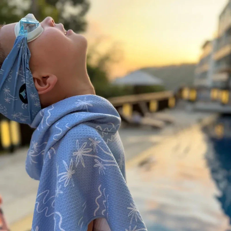 Pack de poncho enfant et lunettes de piscine Waterplops - Lou - Image 8