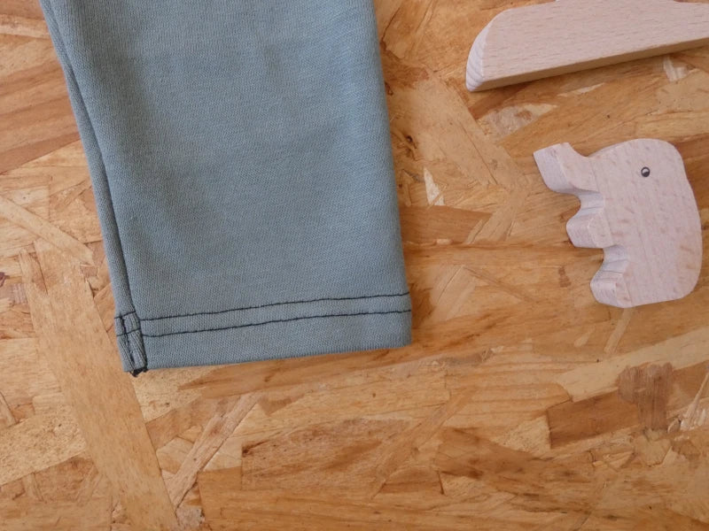 Pantalon jogpant vert kaki pour bébé en coton bio - Moomie - Image 3