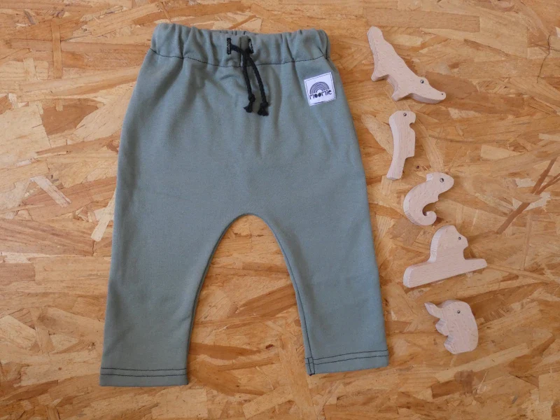 Pantalon jogpant vert kaki pour bébé en coton bio - Moomie - Image 6