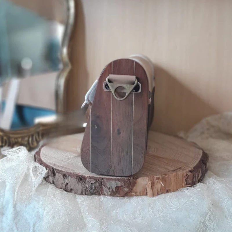 Petit sac en bois et alter-cuir de raisin noir et camel - Image 4