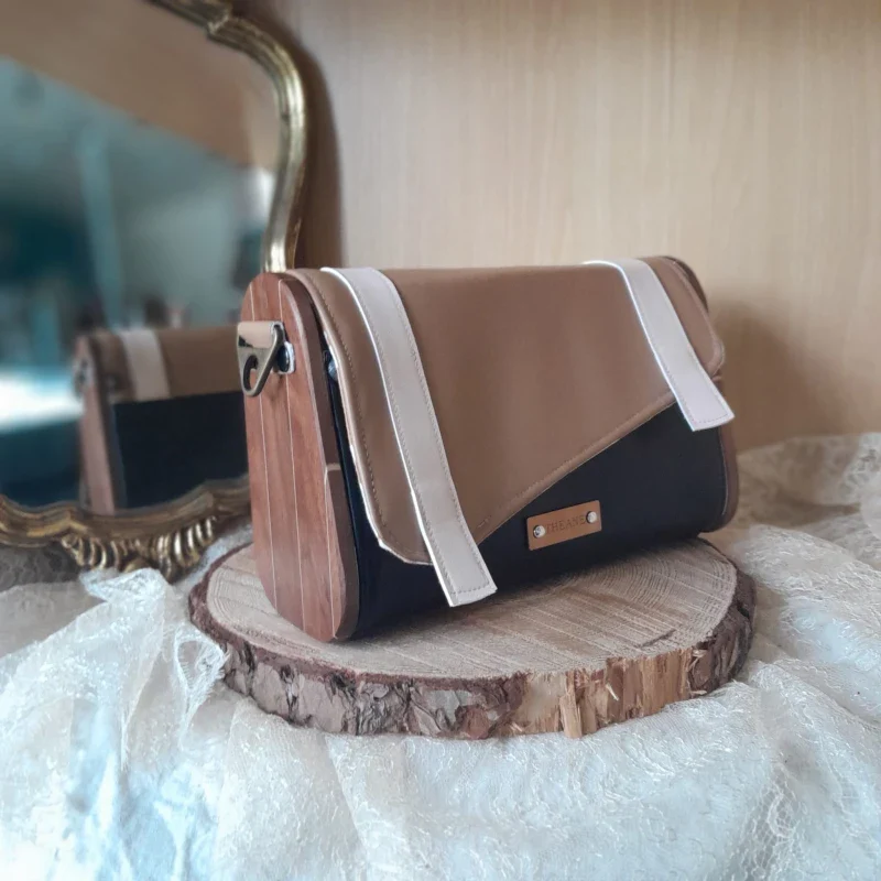 Petit sac en bois et alter-cuir de raisin noir et camel - Image 7