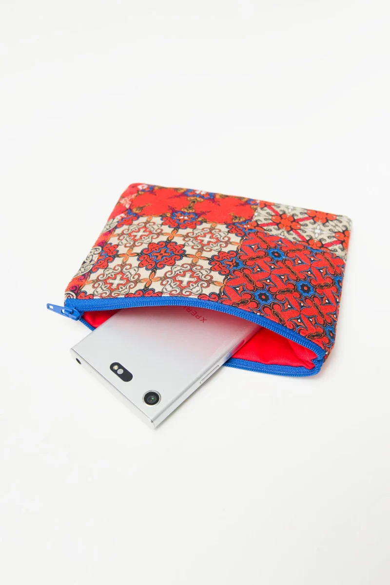 Petite pochette à zip orange et bleu - Image 2