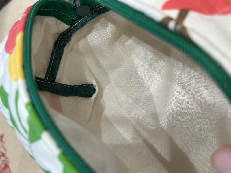 Petite trousse de toilette en tissus recyclés - Image 5