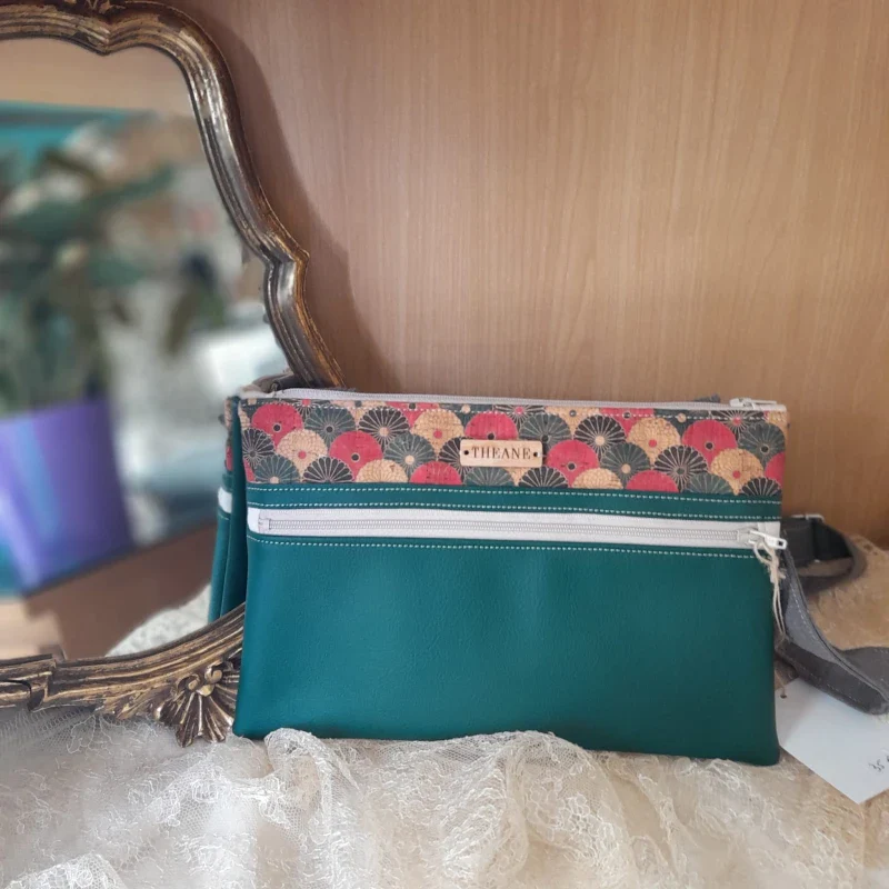 Pochette alter-cuir de raisin et liège avec sangle réglable - Image 8