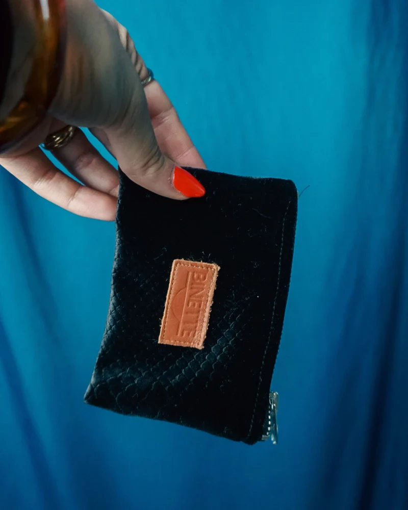 Pochette - Porte-monnaie en velours gauffré noir - Croco - Image 6