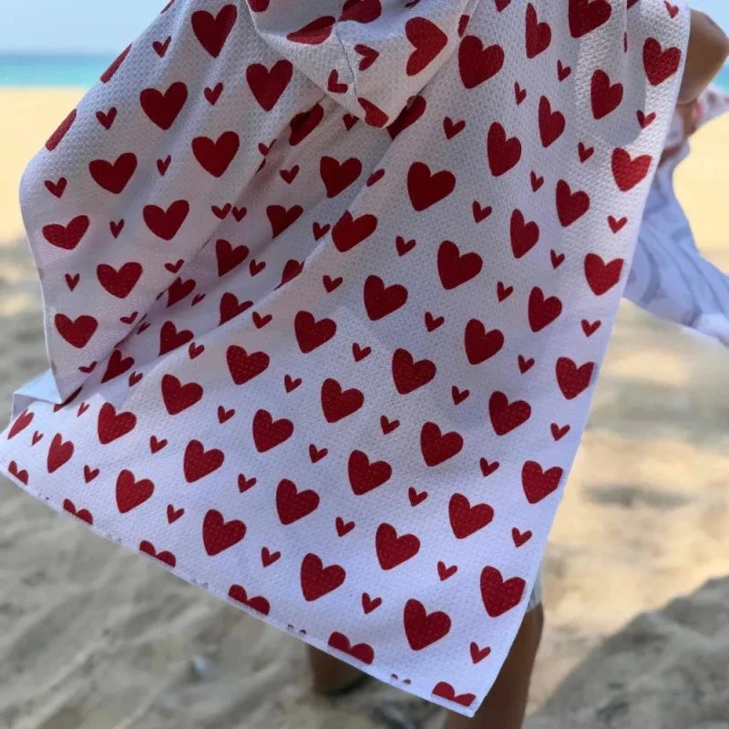 Poncho pour enfant à motif coeurs rouges - Victoire - Image 12