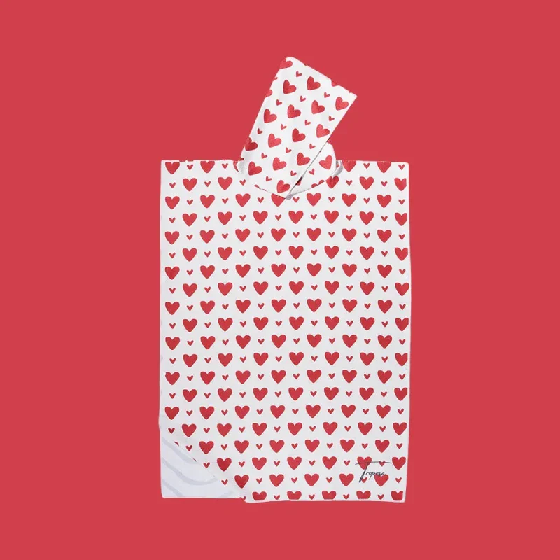 Poncho pour enfant à motif coeurs rouges - Victoire - Image 6