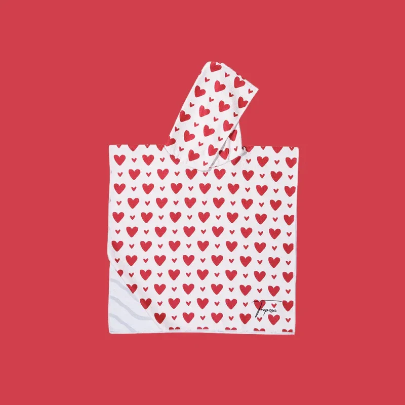 Poncho pour enfant à motif coeurs rouges - Victoire - Image 9