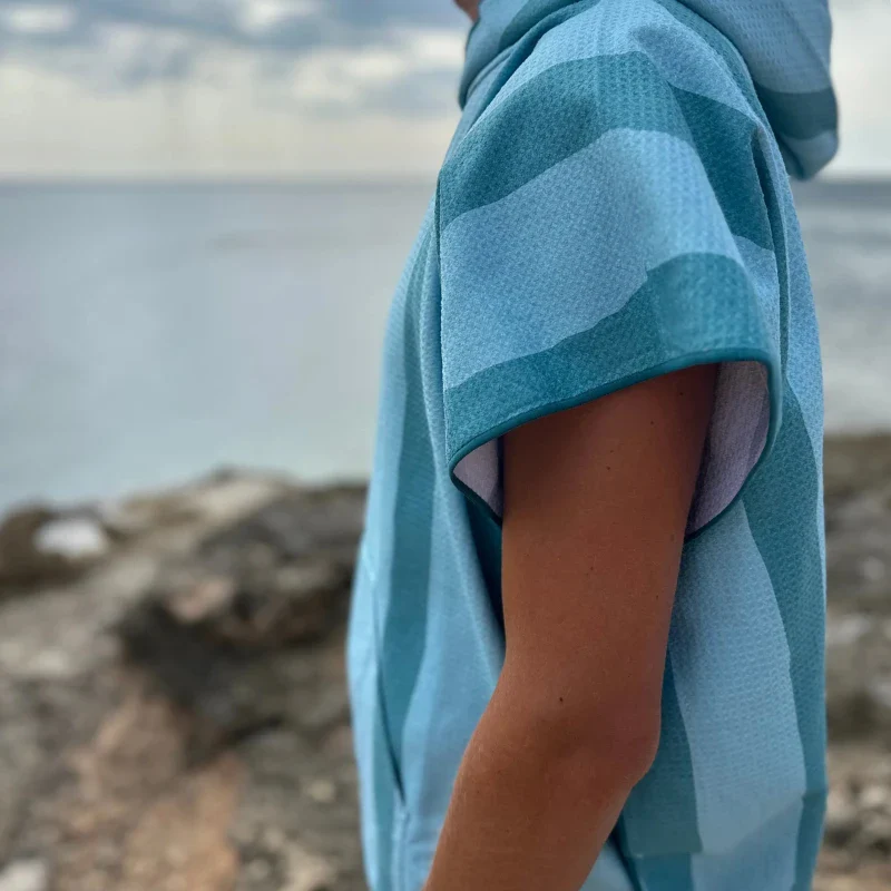 Poncho à capuche pour adulte - Oscar - Image 4