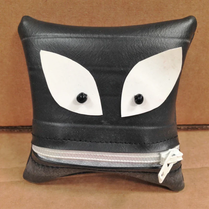 Porte-monnaie noir en matières recyclées - Monstre - Image 2