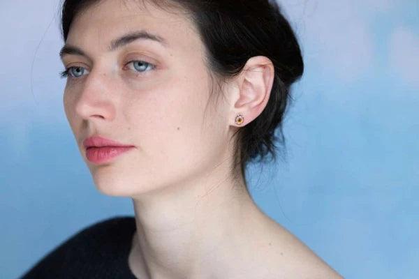 Puces d’oreilles en argent avec émail brun et doré - Soul Love - Image 2