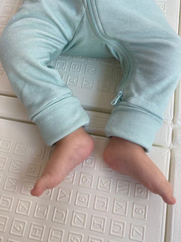 Pyjama unisexe pour bébé "Nager au milieu des coraux" - Image 3