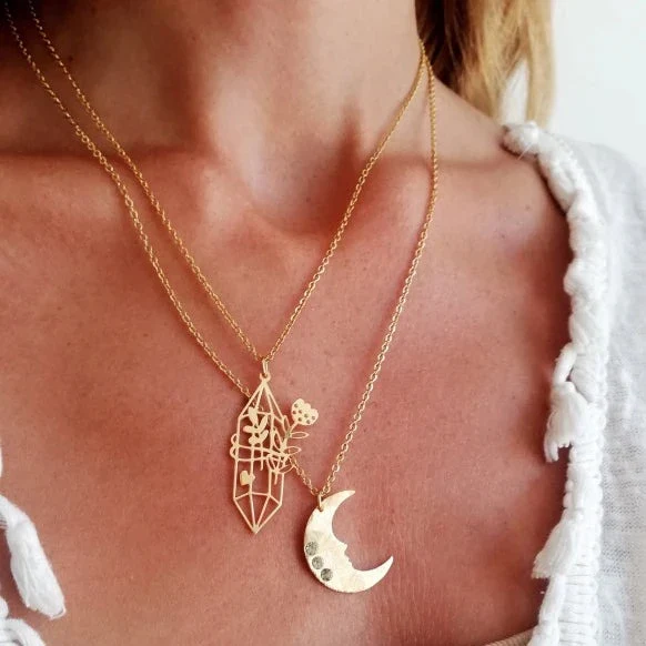 Collier dorée avec lune et cristaux - Renouveau - Image 2