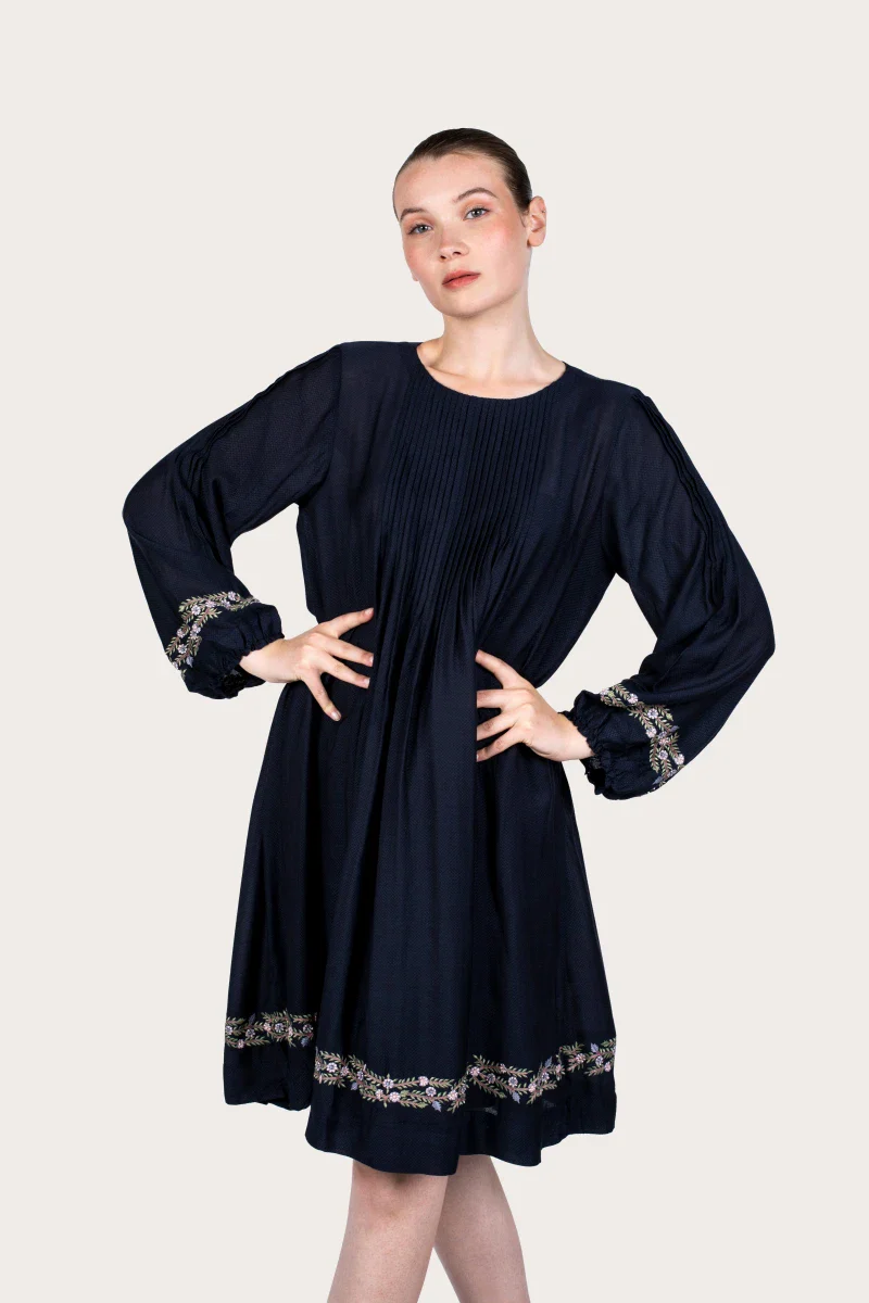Robe noir en fibre de soja bio - Image 11