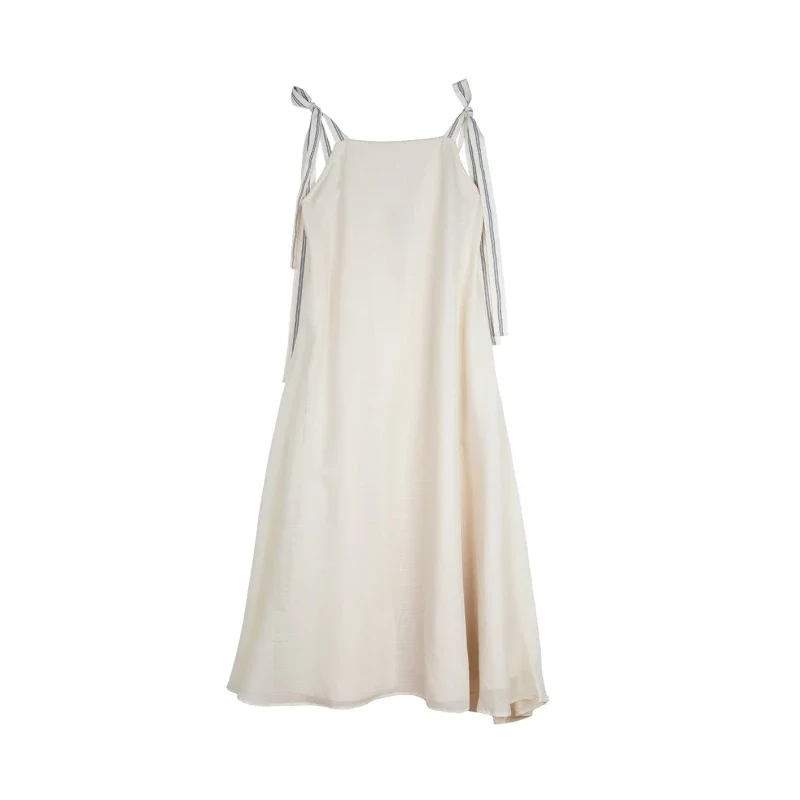 Robe blanche intemporelle et éco-conçue - Image 10