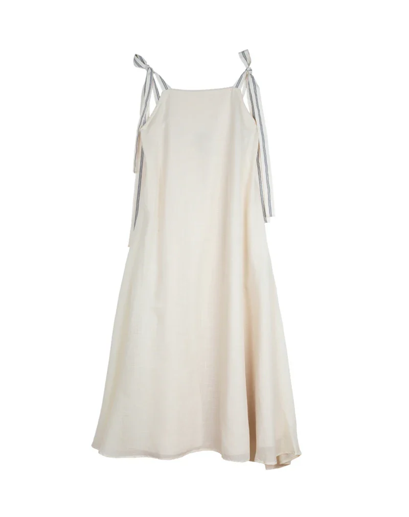Robe blanche intemporelle et éco-conçue - Image 12