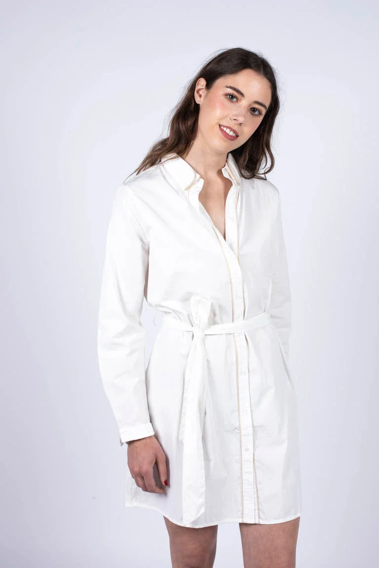 Robe Chemise blanche brodé à la main - Image 3