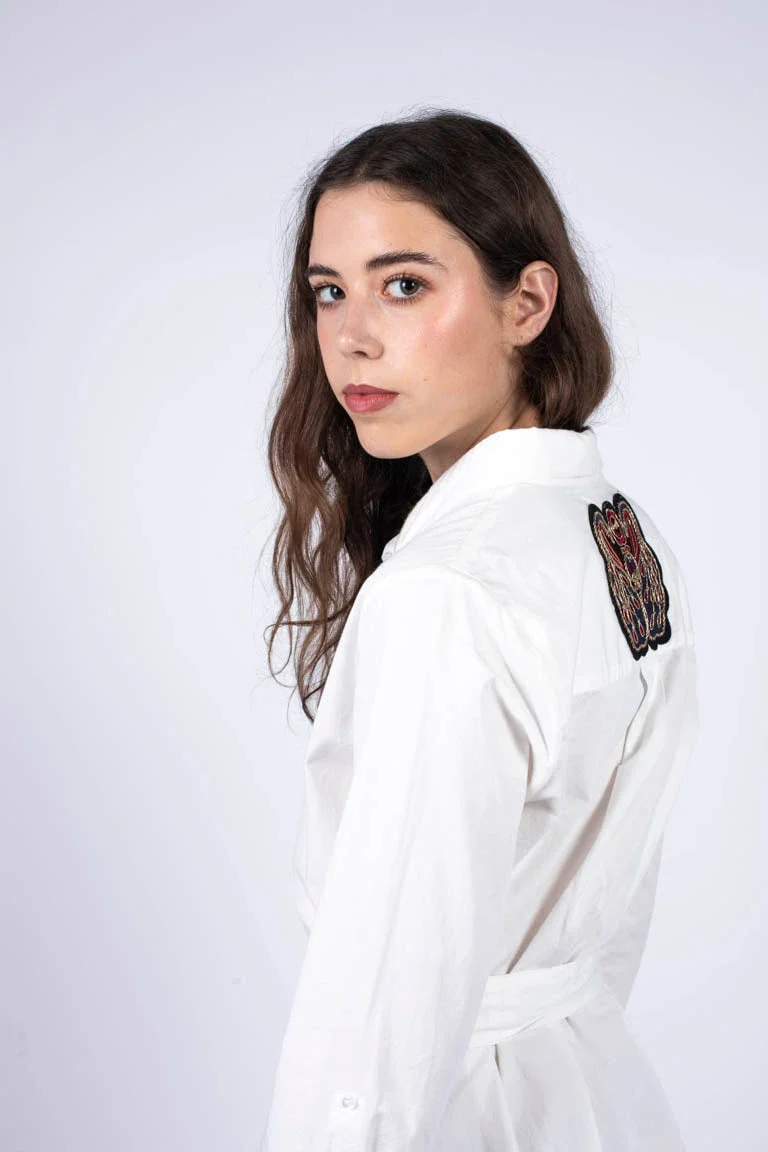 Robe Chemise blanche brodé à la main - Image 8