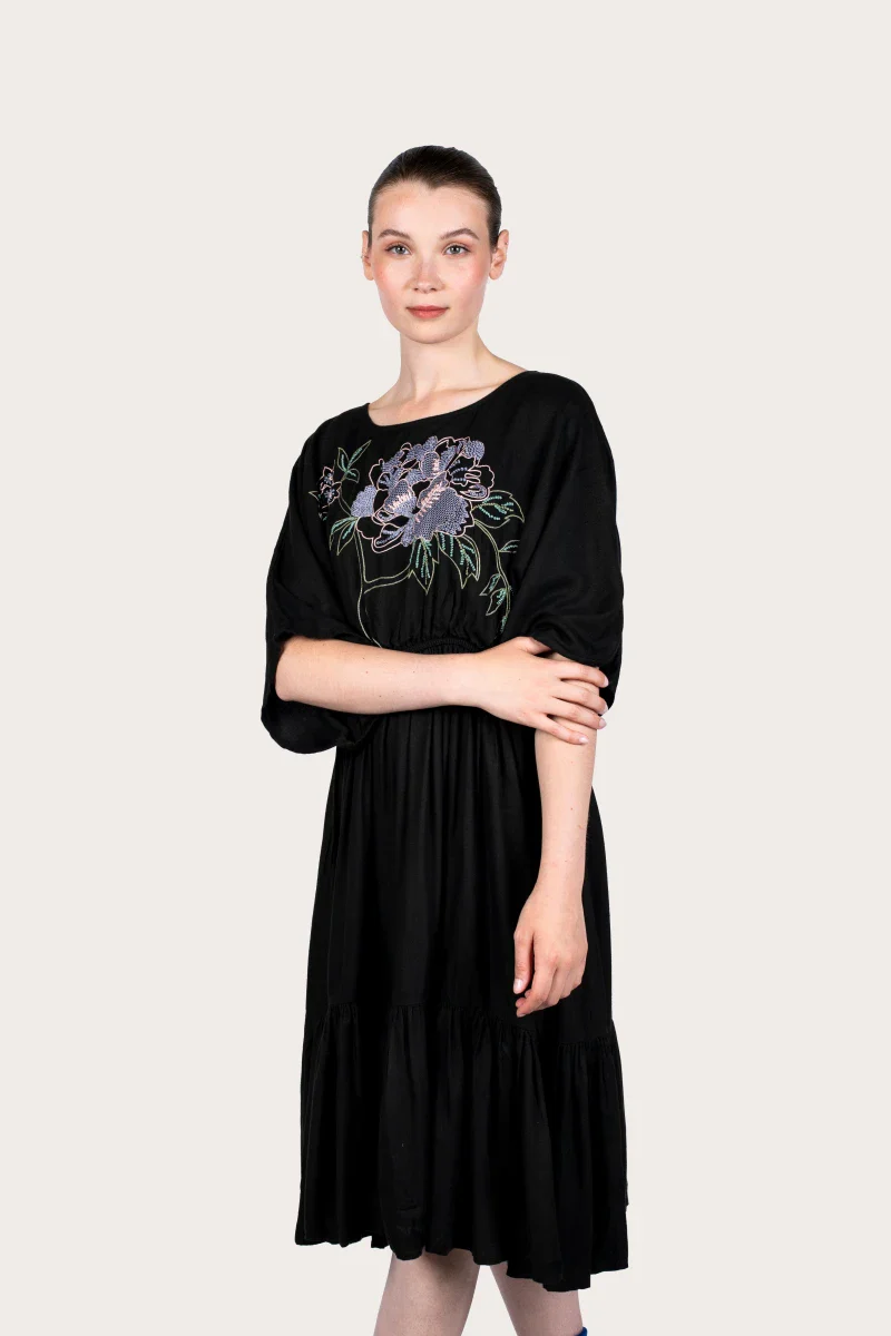 Robe noir bohème brodée Laly - Image 11