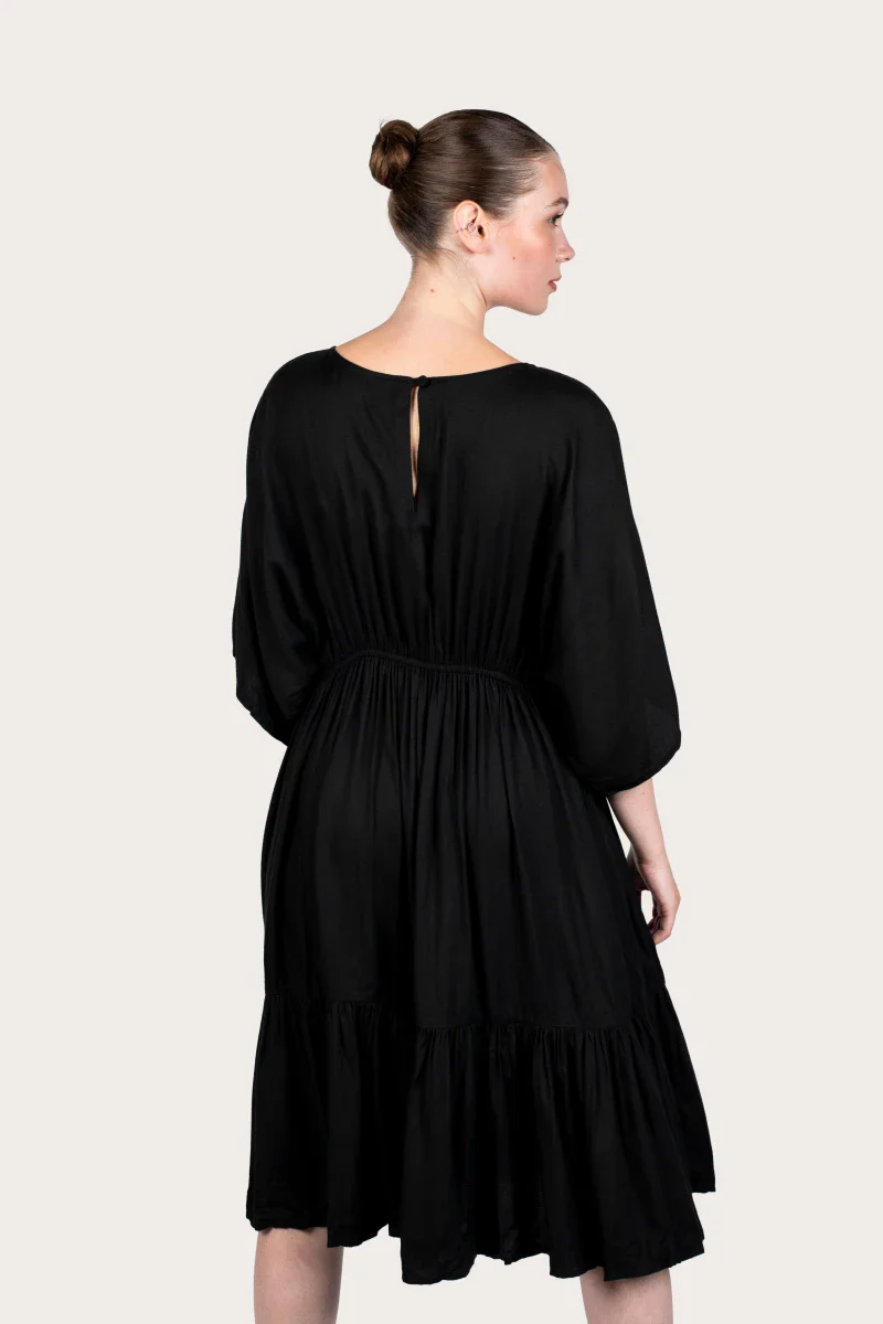 Robe noir bohème brodée Laly - Image 17