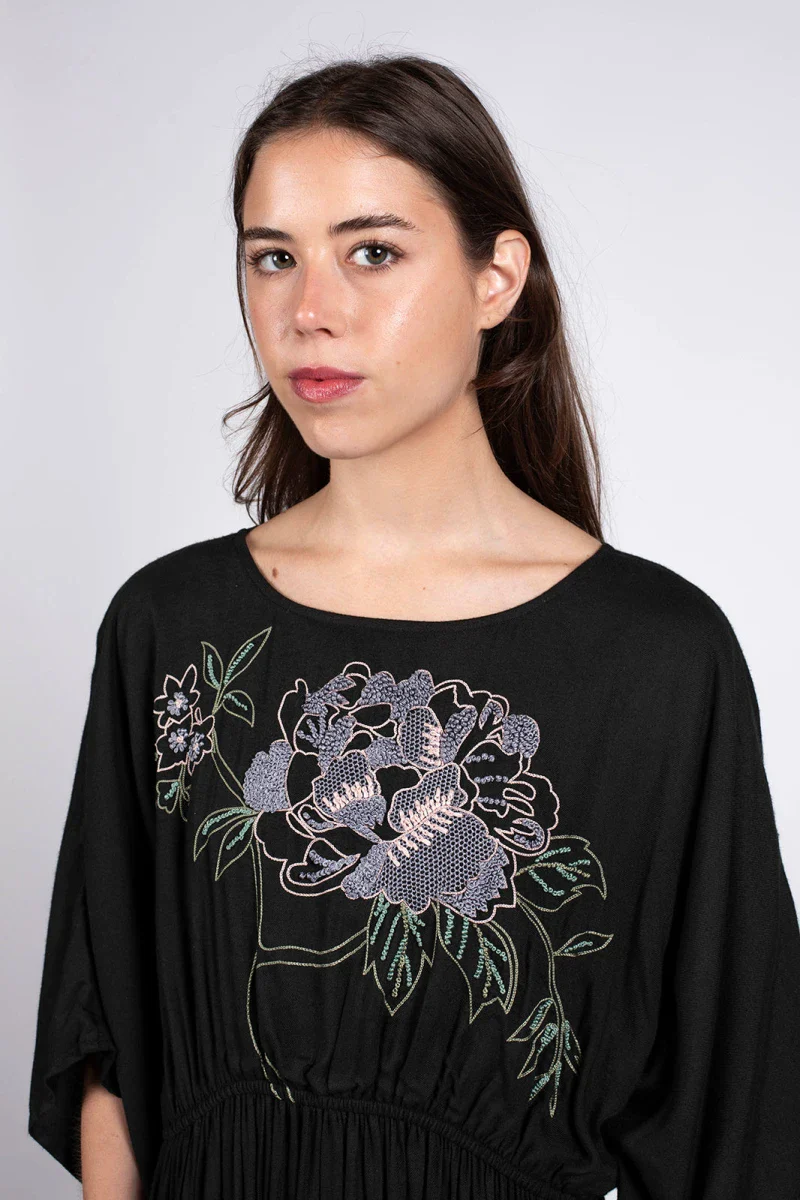 Robe noir bohème brodée Laly - Image 5