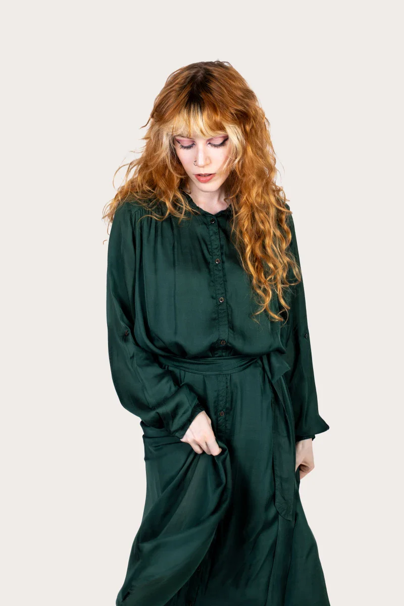 Robe longue fait main en fibre de pétales de roses upcyclés - Image 12